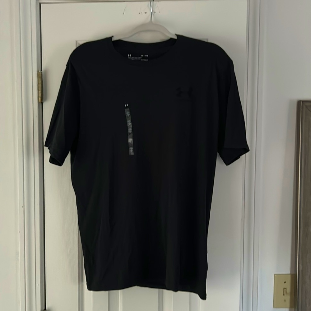 Men’s L Under Armour HeatGear T-shirt